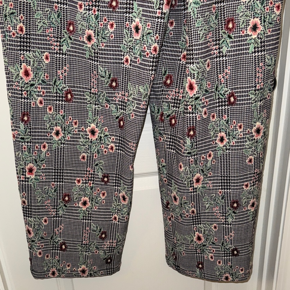 Urban Outfitters Gray Floral Plaid Trousers - Picture 6 of 7